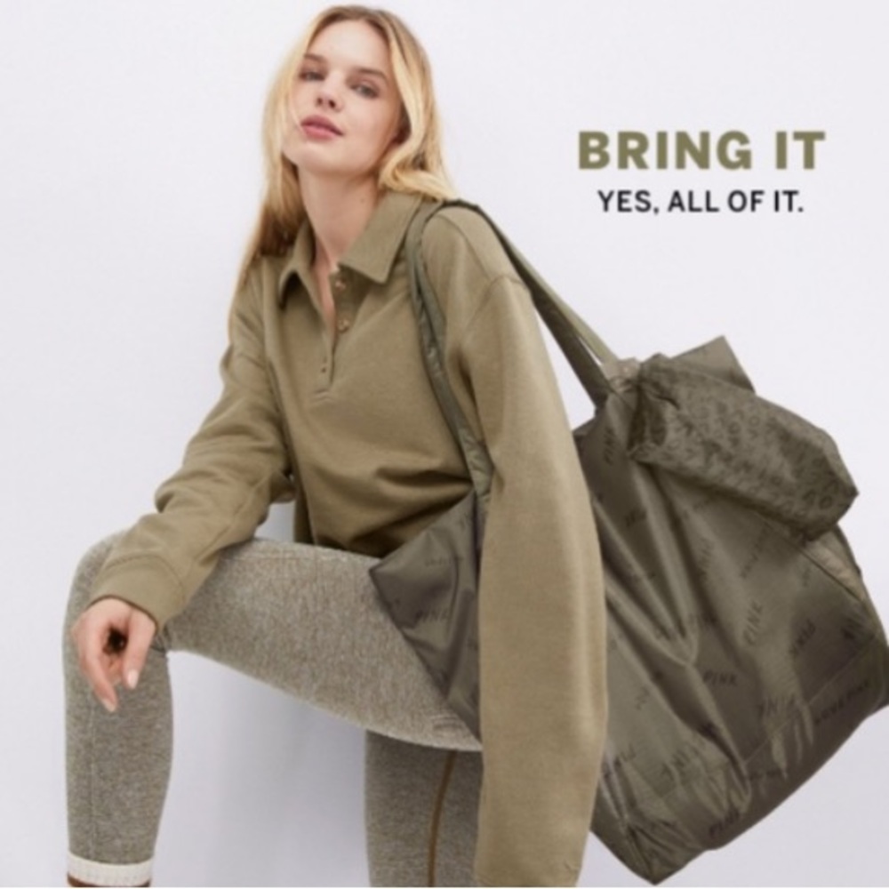 Pink Victoria’s Secret Olive green weekend tote bag and pouch large workout bag - Picture 15 of 16